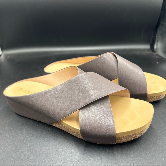 DREAM PAIRS Women's Brown Cork Slide Sandals Slip on Open Toe Size 9.5 - Picture 1 of 9